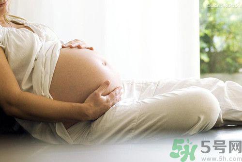 00后女孩即将生孩子,什么年龄生孩子最好
