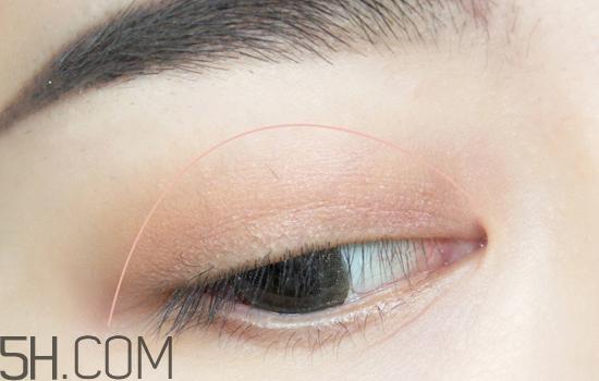 蜜桃约会妆怎么画_橘色约会妆容教程