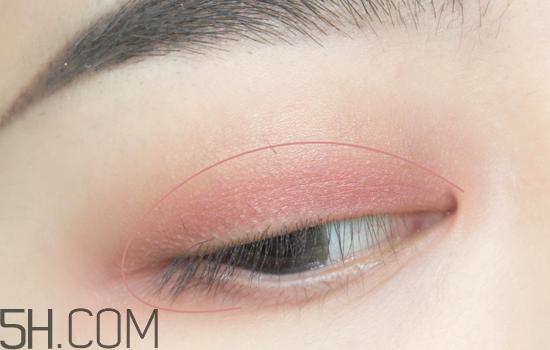 蜜桃约会妆怎么画_橘色约会妆容教程