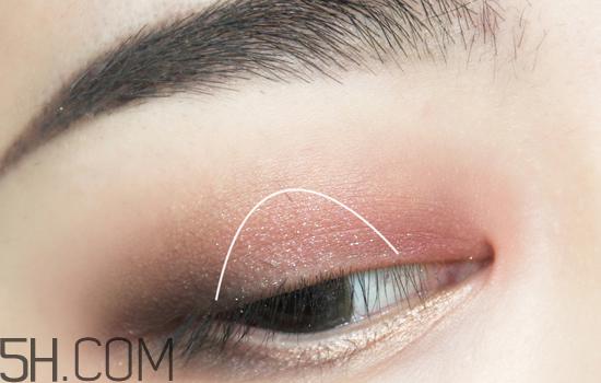 蜜桃约会妆怎么画_橘色约会妆容教程