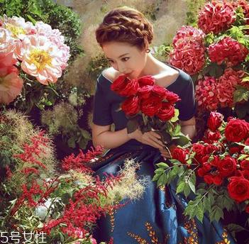 2018新娘发型新款式图片及详细步骤 浪漫的新娘发型