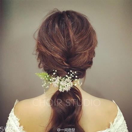 2018新娘发型新款式图片及详细步骤 浪漫的新娘发型
