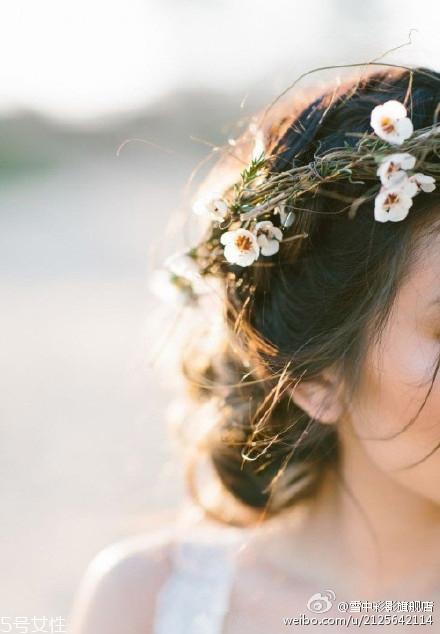 2018新娘发型新款式图片及详细步骤 浪漫的新娘发型