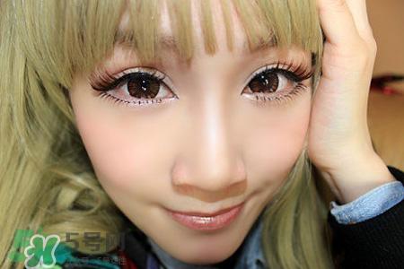 美瞳应该怎么戴？美瞳的正确戴法