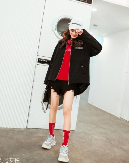 红色卫衣配什么外套？六款搭配任意挑选