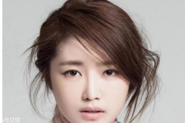 ol发型扎法教程 职业发型扎法步骤图解