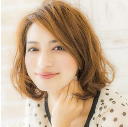 ol发型扎法教程 职业发型扎法步骤图解