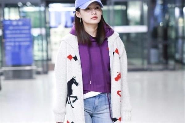 针织开衫如何搭配 开春必备单品