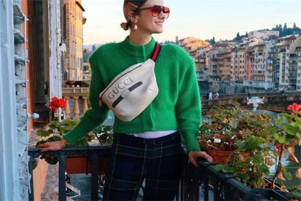 针织开衫如何搭配 开春必备单品