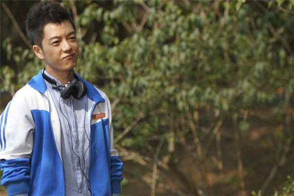 高中男生留什么发型好看 高中男生适合什么发型