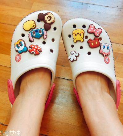 crocs鞋子一双多少钱 夏天必备凉鞋