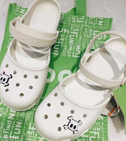crocs鞋子一双多少钱 夏天必备凉鞋