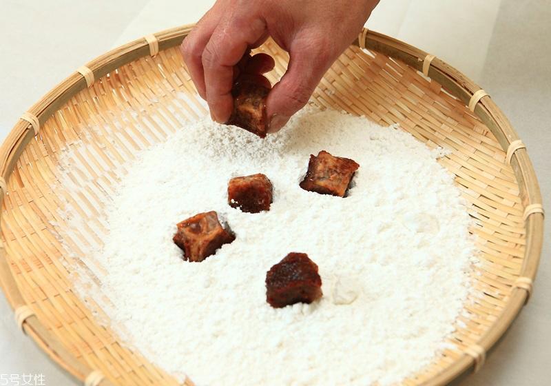 煮汤圆是冷水下锅还是热水下锅好