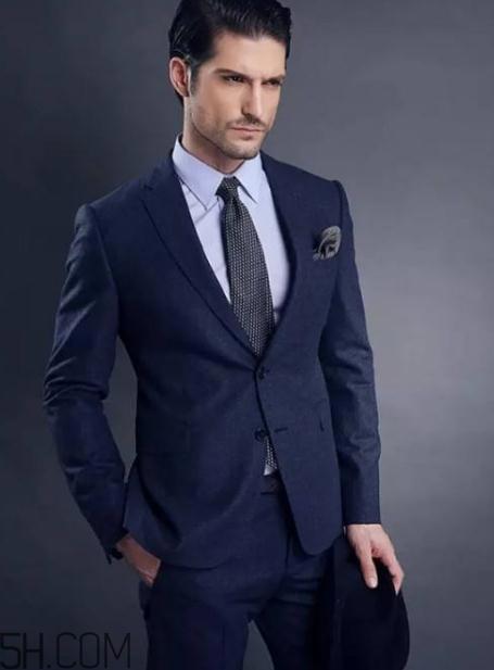 阿玛尼衣服贵吗?阿玛尼衣服多少钱一件?