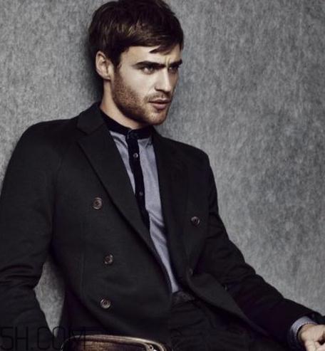 阿玛尼衣服贵吗？阿玛尼衣服多少钱一件？