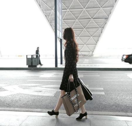 今年流行什么高跟鞋？今年最火的高跟鞋推荐