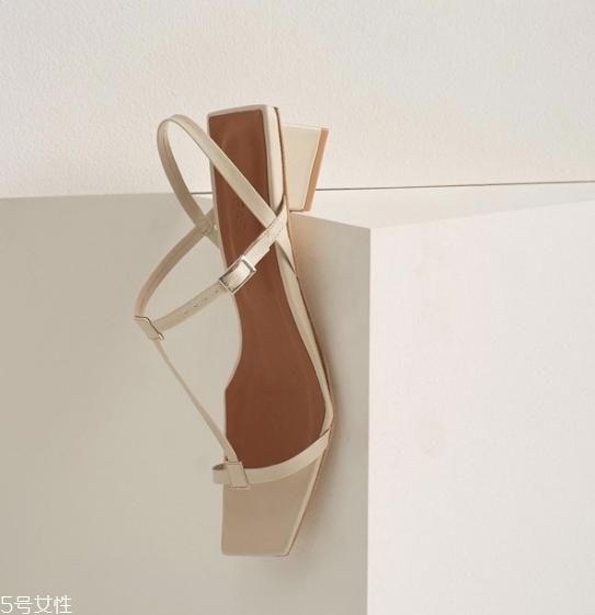 2018流行什么鞋子女鞋 2018流行女鞋图片