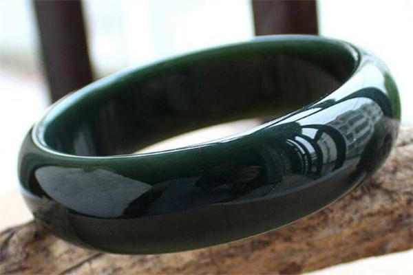 墨玉手镯真假鉴别 认清这几点