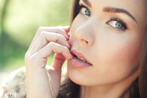 怎么保养唇部 嘴唇干燥缓解方法