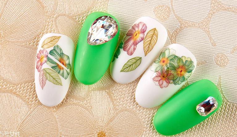 古风手绘美甲图片 中国风手绘图案美甲2018最新