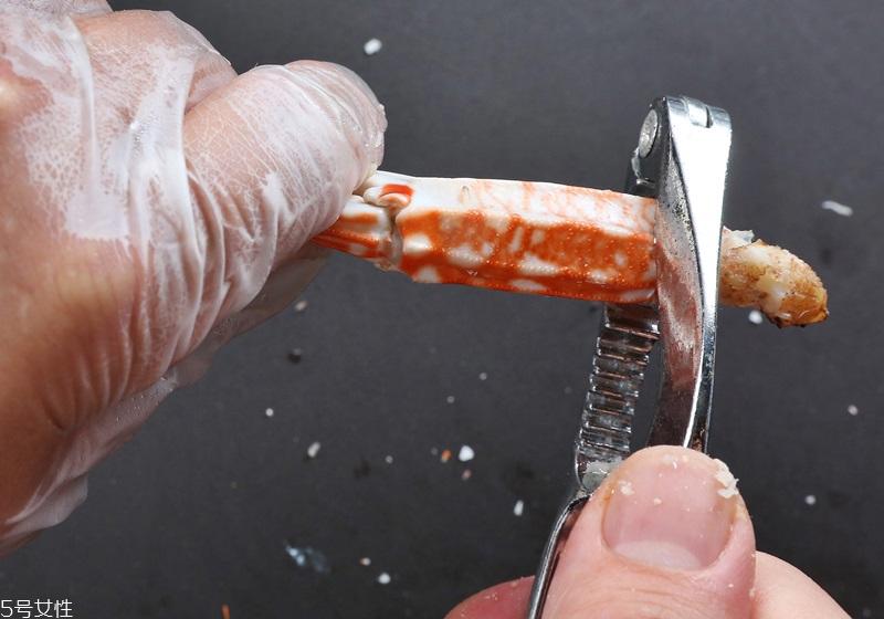 螃蟹怎么吃图解 优雅品尝螃蟹