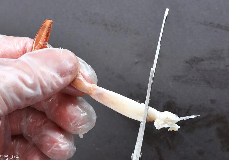 螃蟹怎么吃图解 优雅品尝螃蟹