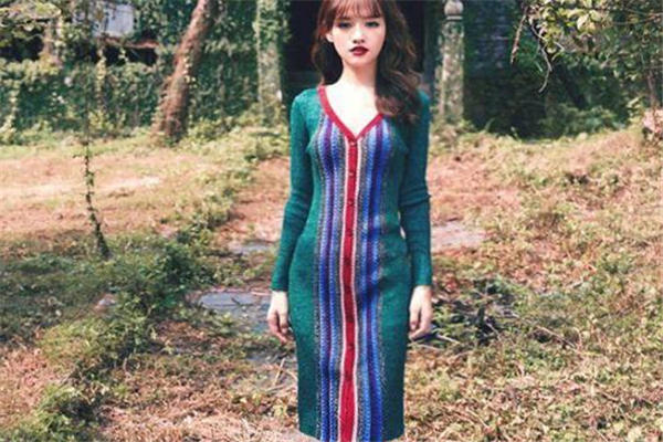 毛衣裙什么颜色好看 今年流行这几款