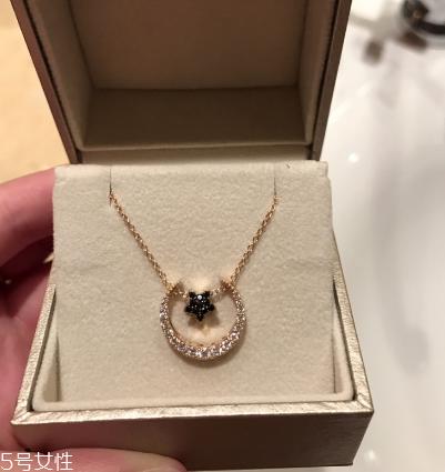 项链如何搭配吊坠?项链搭配吊坠方法