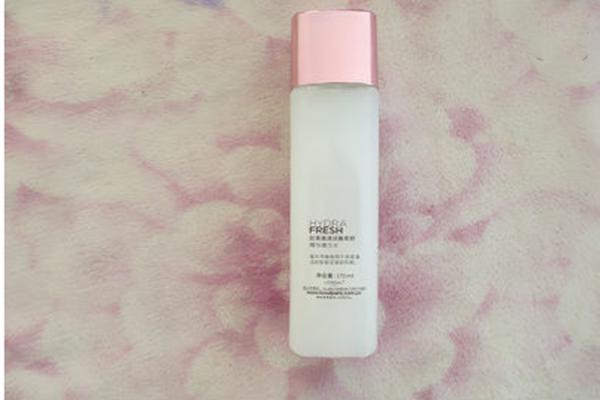 巴黎欧莱雅精华膜力水好用吗 巴黎欧莱雅葡萄籽精华膜力水怎么样