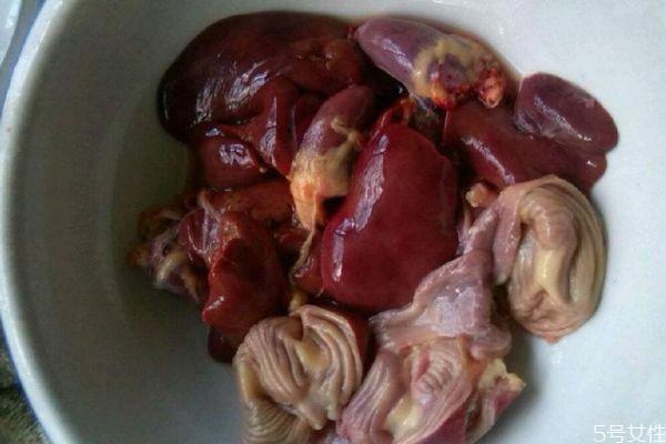 鸡肝有什么营养价值呢 吃鸡肝有什么好处呢