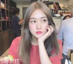 什么女孩适合不留刘海？圆脸妹子掀起刘海更适合你