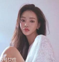 什么女孩适合不留刘海？圆脸妹子掀起刘海更适合你