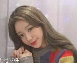 什么女孩适合不留刘海？圆脸妹子掀起刘海更适合你