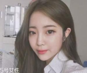 什么女孩适合不留刘海？圆脸妹子掀起刘海更适合你