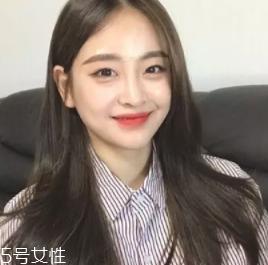 什么女孩适合不留刘海？圆脸妹子掀起刘海更适合你