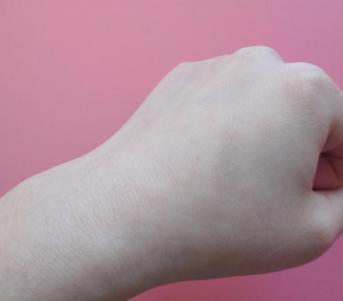 ZA隔离霜成分分析 添加维C美白成分