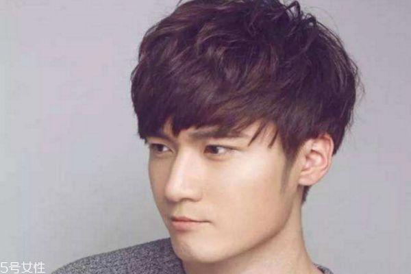 头发少适合什么发型男 男生头发稀少发型好看
