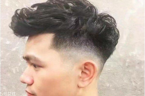 头发少适合什么发型男 男生头发稀少发型好看