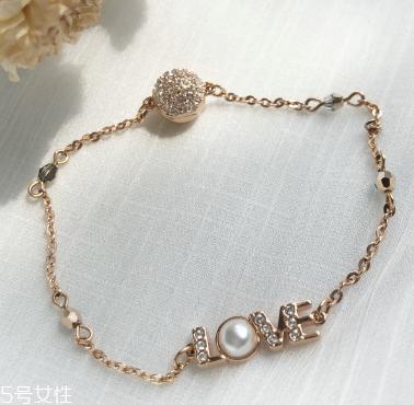 施华洛世奇手链怎么戴 这样最合适