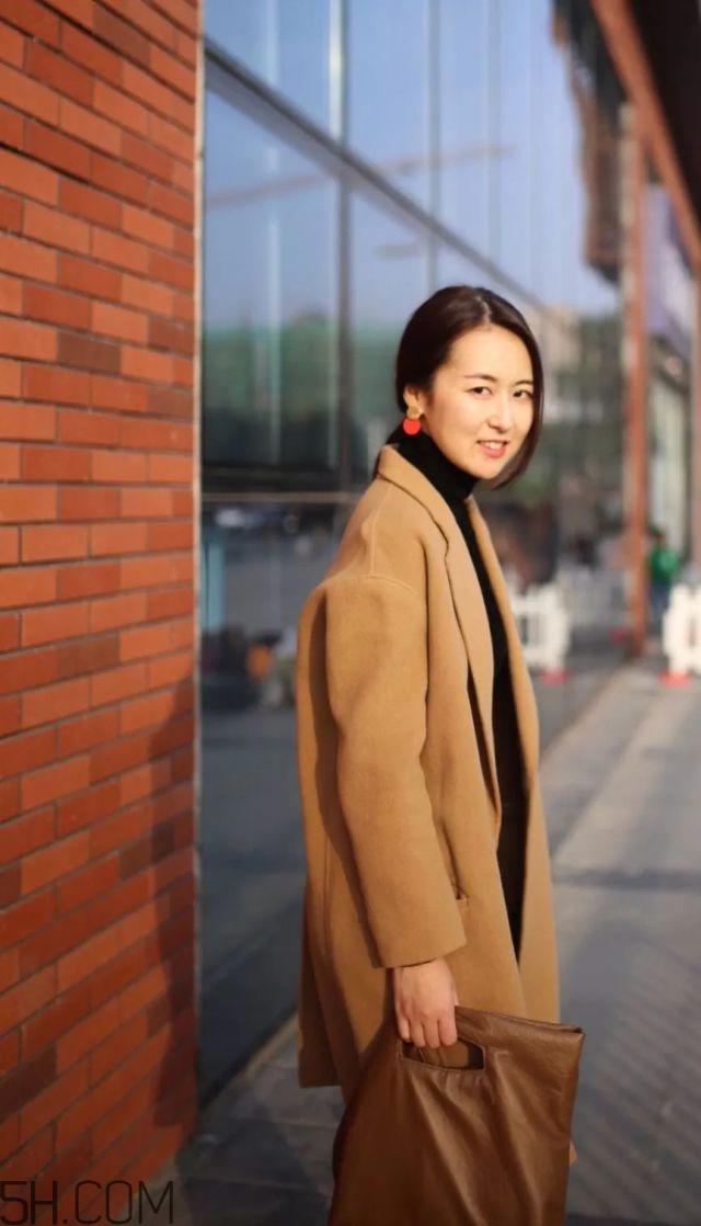 驼色长款大衣怎么搭配 7款最实惠搭配