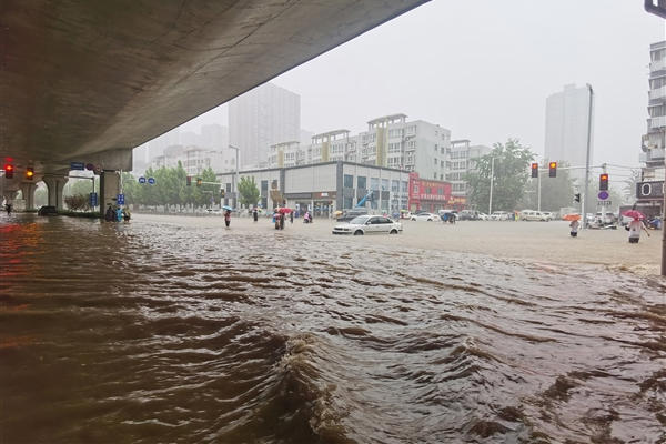 郑州特大暴雨千年一遇 暴雨来临前的征兆有哪些