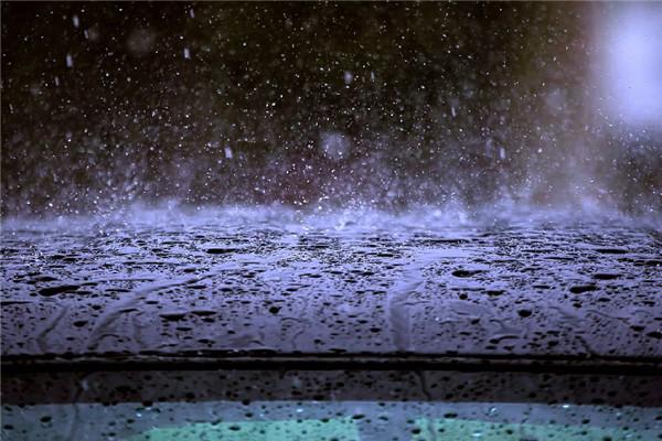 郑州特大暴雨千年一遇 暴雨来临前的征兆有哪些