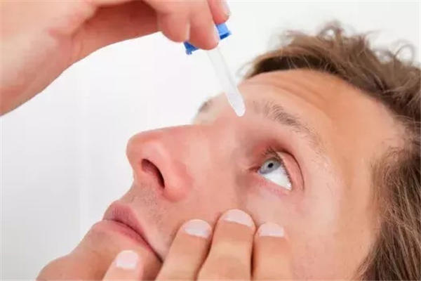 眼睛里有血丝怎么消除 眼睛里有血丝有什么危害