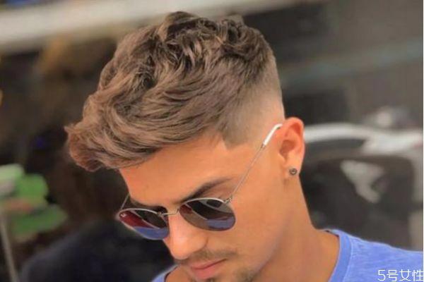 2020最火的男生发型 哪些男生发型是2020最火的