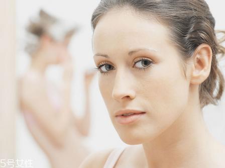 25岁以后用什么护肤品好 25岁以后的女人这样保养皮肤