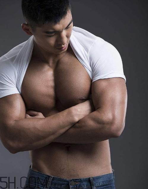 胸肌中缝怎么练？怎样锻炼胸肌内侧？