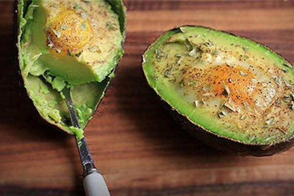 牛油果最简单的吃法 牛油果可以怎么吃