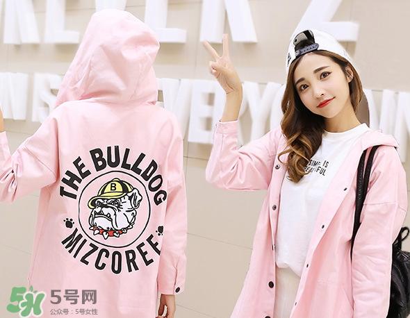 秋天应该穿什么衣服_秋天适合穿什么衣服