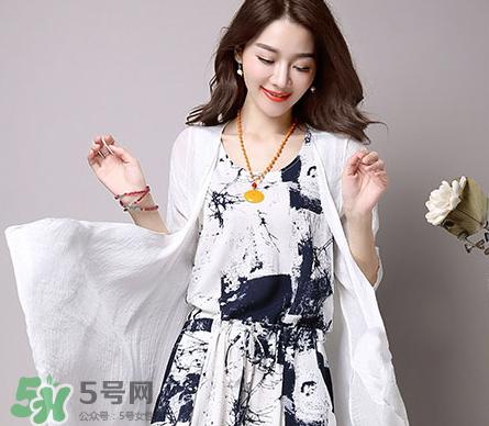 秋天应该穿什么衣服_秋天适合穿什么衣服