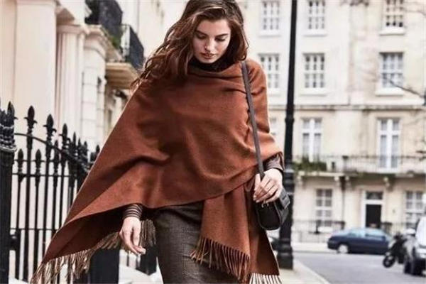 冬天的衣服怎么叠省空间 收纳高手来教你